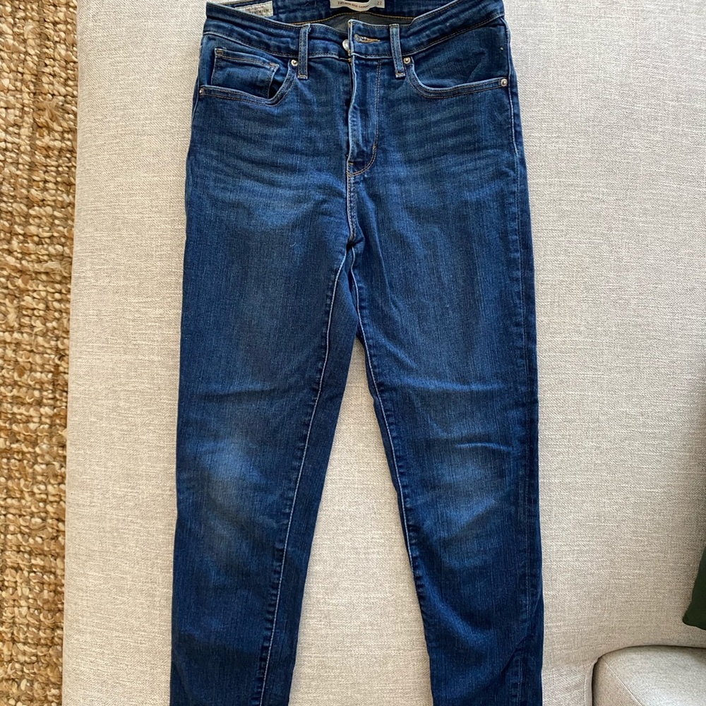 Levi’s 721 High Rise Skinny Jeans - Picture 2 of 6